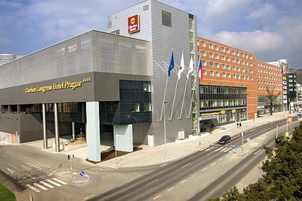 Entire Apartment, Near Clarion, O2 Arena, Metro 3 Min, Easter Market In Center 15 Min Apartament