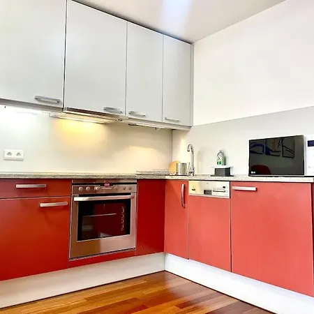 Entire Apartment, Near Clarion, O2 Arena, Metro 3 Min, Easter Market In City Center 15 Min Prague Exterior photo