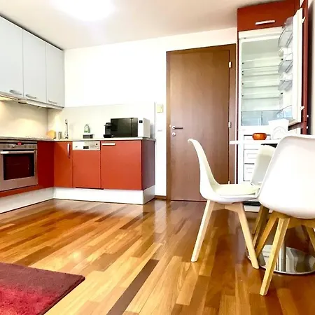 Entire Apartment, Near Clarion, O2 Arena, Metro 3 Min, Easter Market In City Center 15 Min Prague Exterior photo